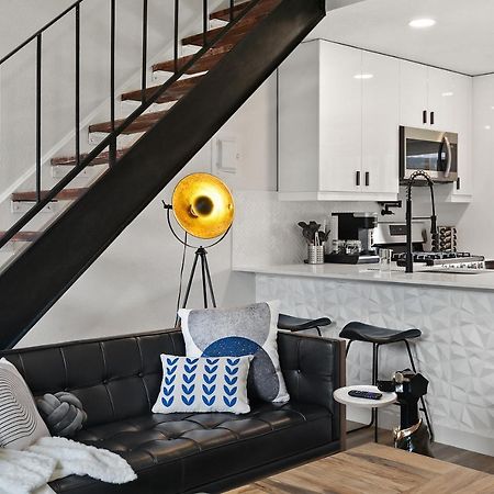 Contemporary Couples Getaway Near Austin Favorites - Loft 21 Daire Dış mekan fotoğraf
