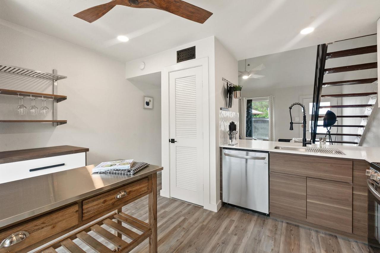 Contemporary Couples Getaway Near Austin Favorites - Loft 21 Daire Dış mekan fotoğraf